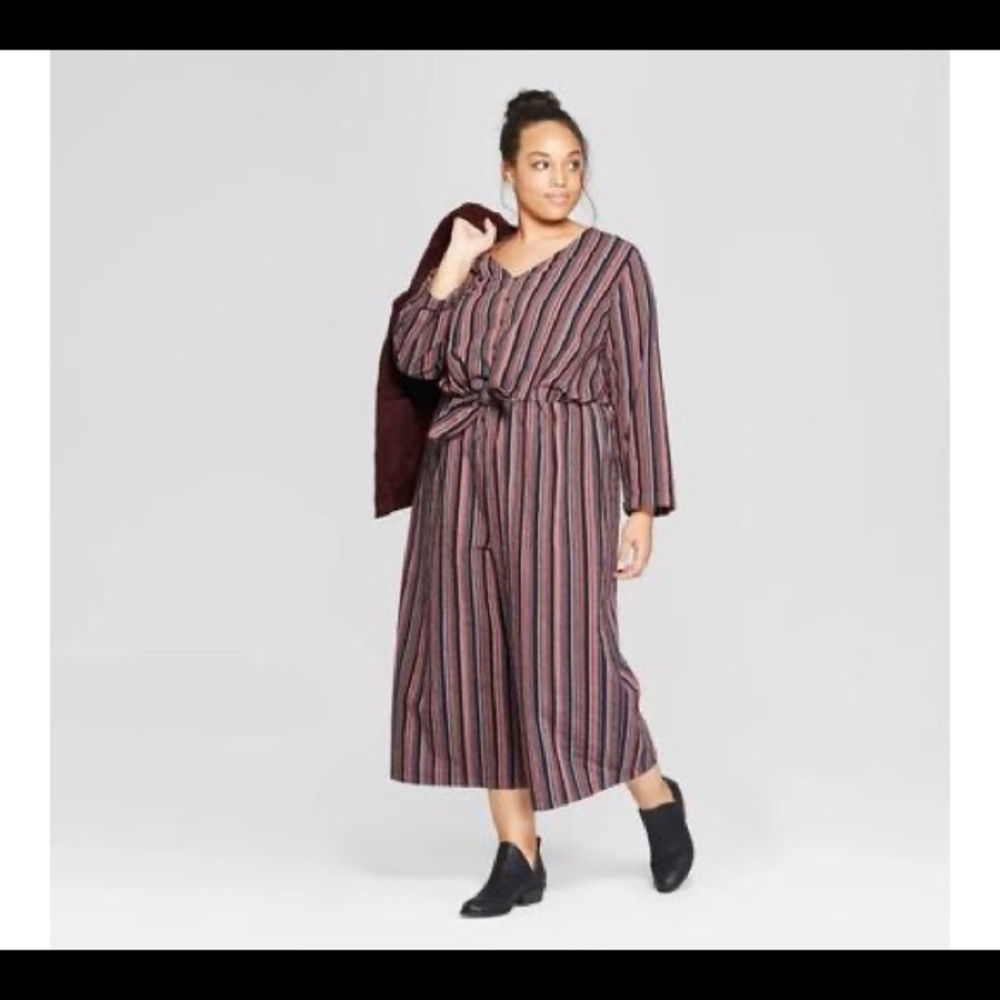 Universal Thread / Women’s Striped Long Sleeve Tie Front Jumpsuit Navy